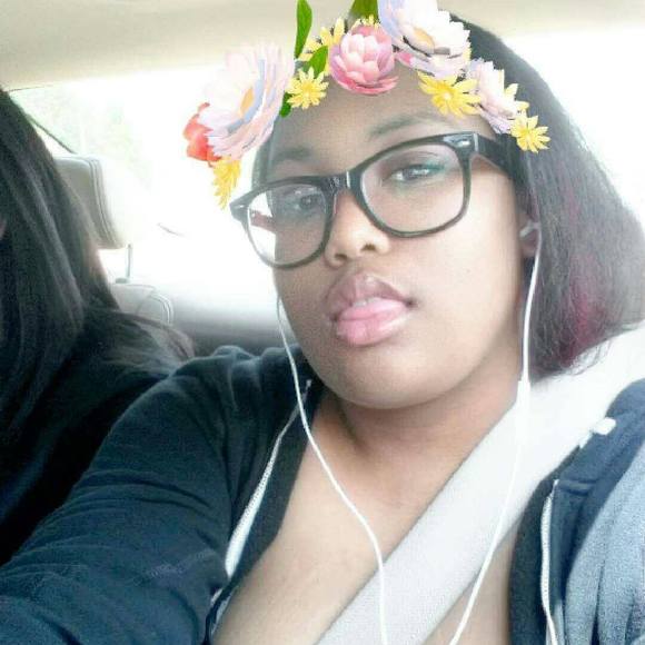 Meet your Posher, Gelyn - Picture 1 of 1